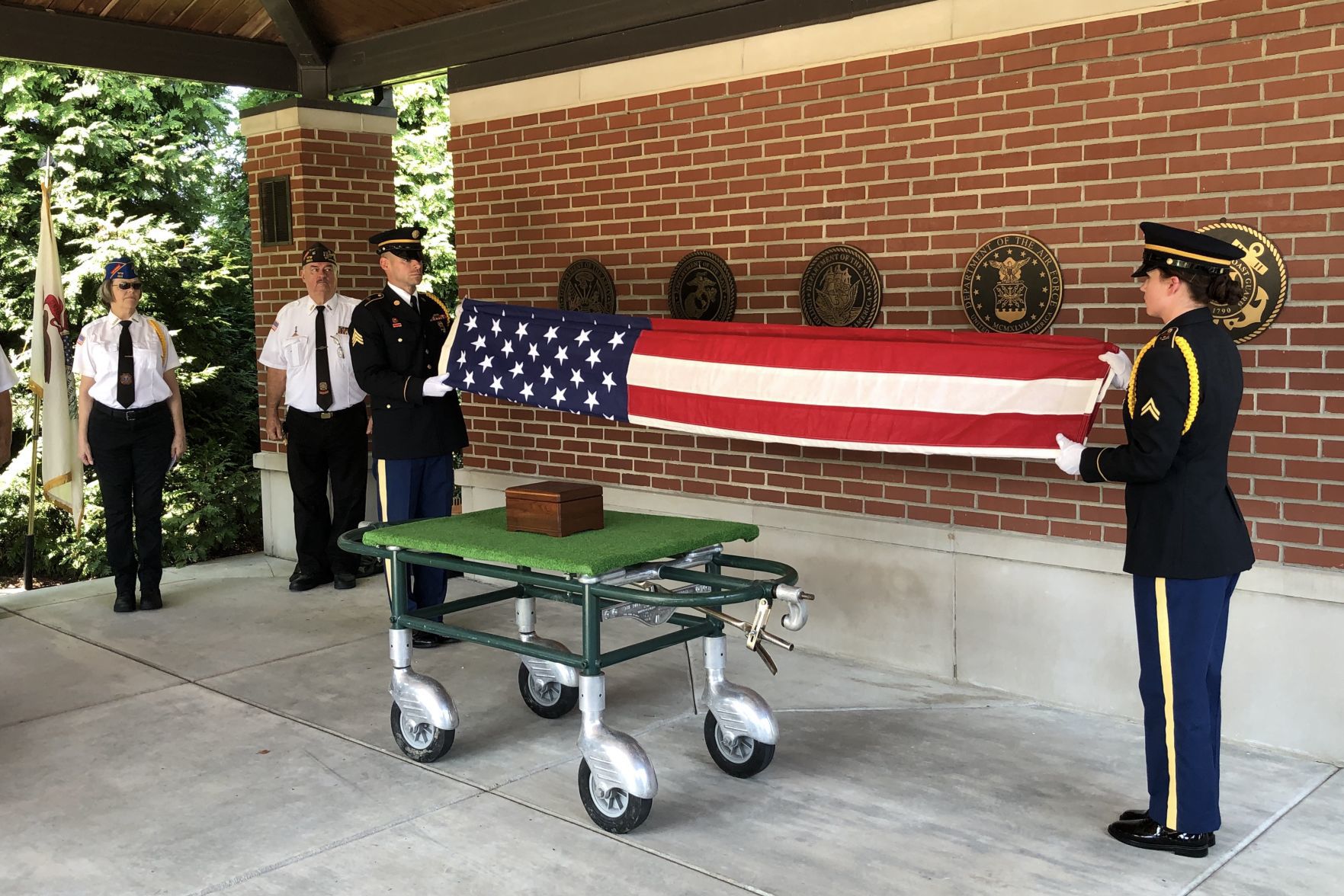 Veteran burial 3